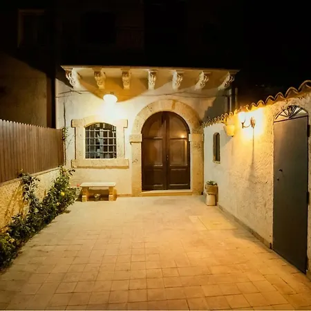 Holiday home Baglio Antico Palma di Montechiaro